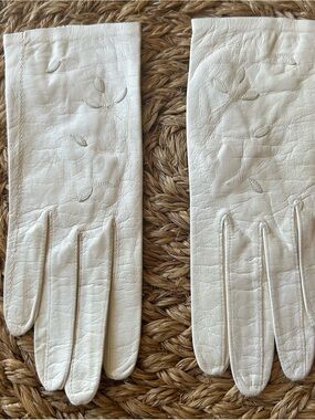 Vintage Aris Ivory Leather Gloves size 7
